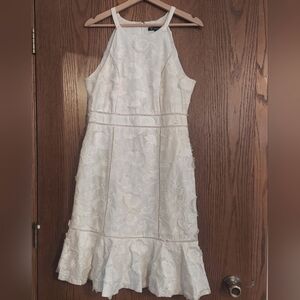 Elegant White Sleeveless Dress Size 8